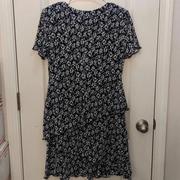 Connected Women's Printed Tiered Dress Blue Size 8Petite - Picture 7 of 8